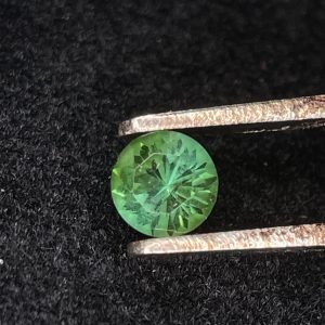 Turmalina Verde Corte Sword Brillante