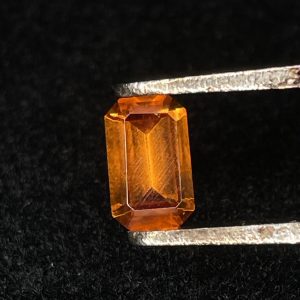 Granate Mandarín Corte Esmeralda