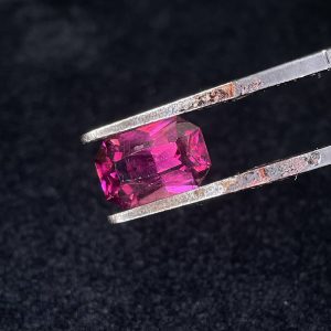 BubbleGum Purple Rodolite 2,25cts Tanzania - Ulguru Mountains