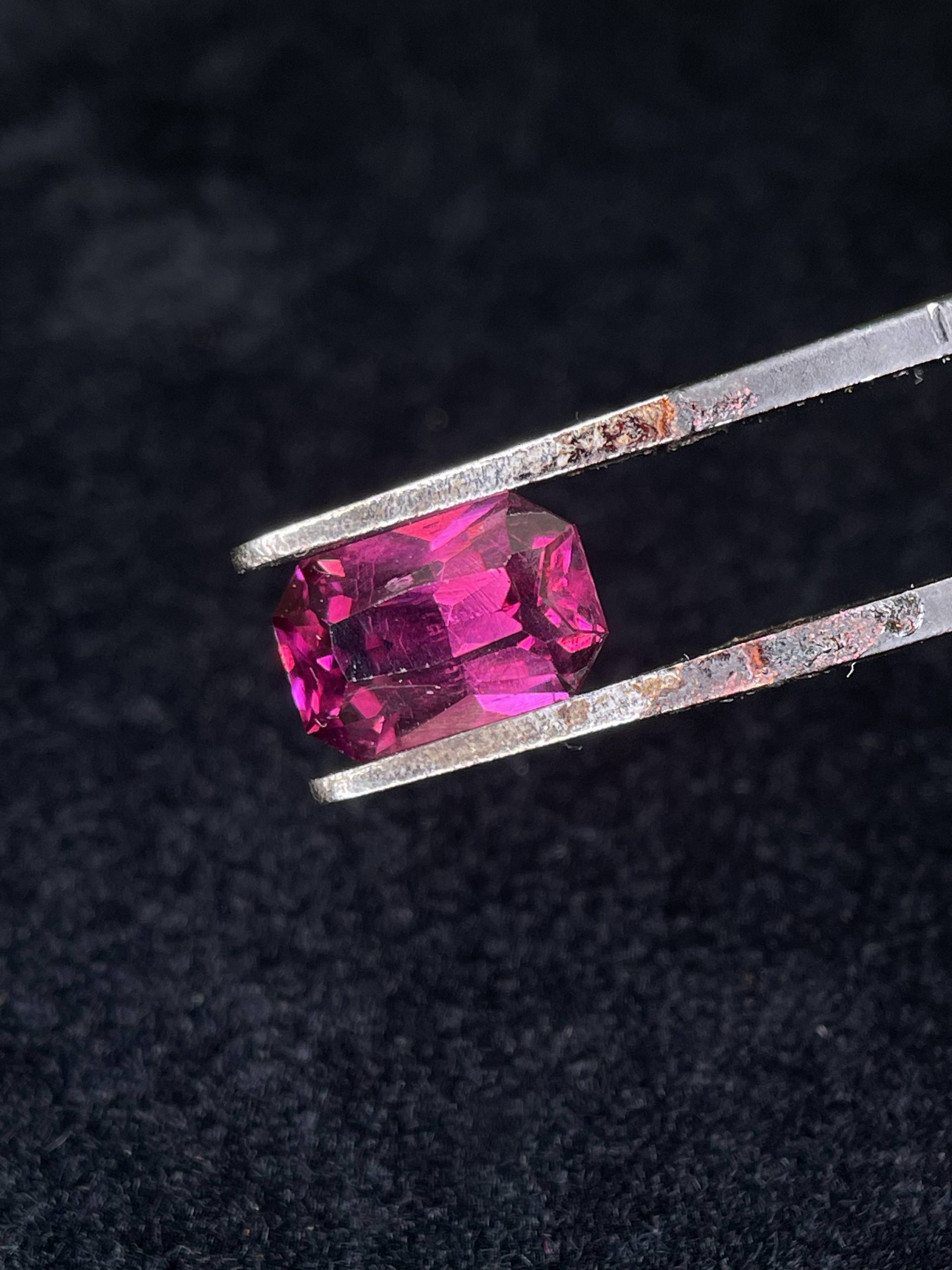 BubbleGum Purple Rodolite 2,25cts Tanzania - Ulguru Mountains