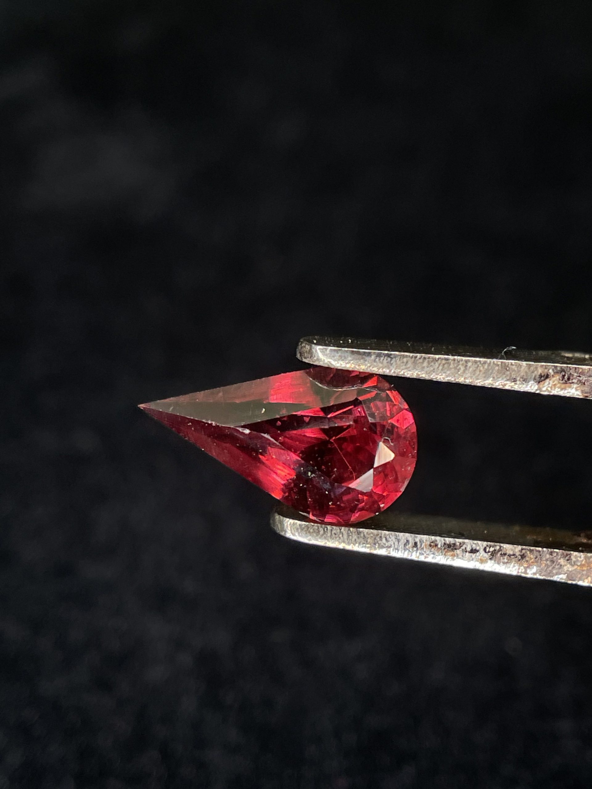 Granate Rodolita 1,45 cts Tear Drop – Loupe Clean sin tratar