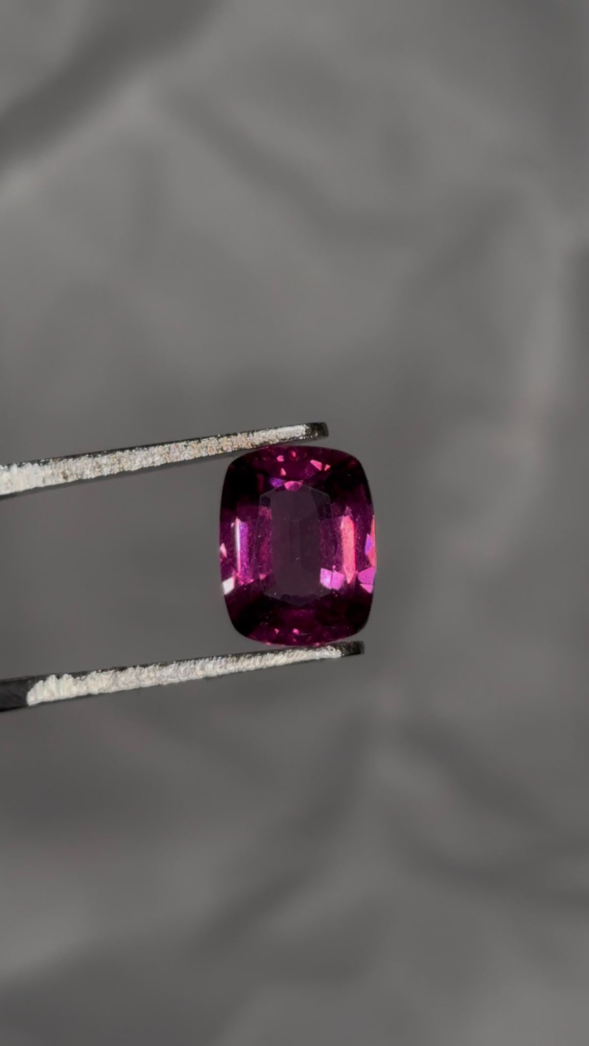 Royal Purple Tanzanian Garnet 2,30cts